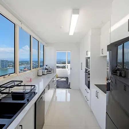 Large Waterfront Apartment In Surfers Paradise - Coasthm Gold Coast Exterior photo
