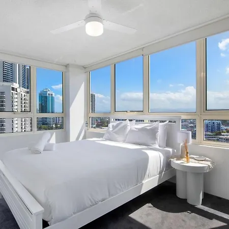 Large Waterfront Apartment In Surfers Paradise - Coasthm Gold Coast Exterior photo