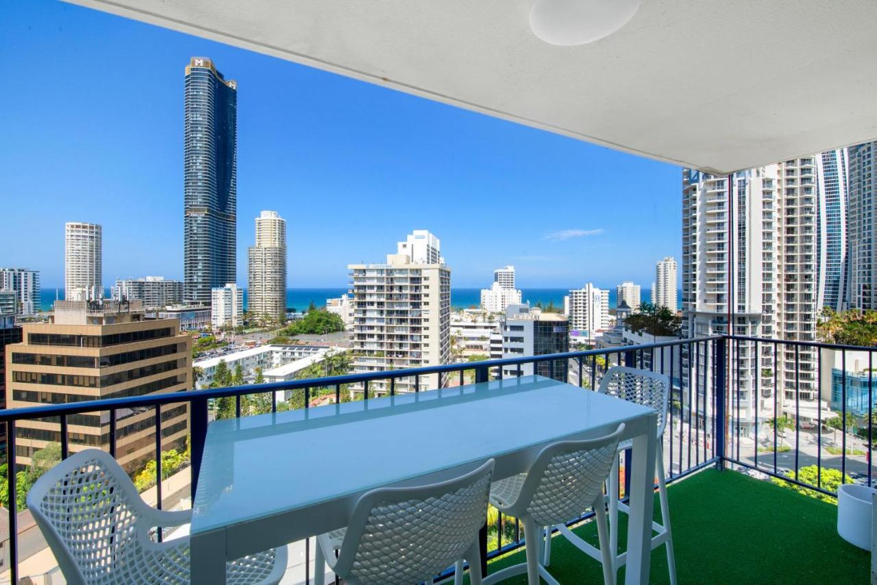 Apartment Large Waterfront In Surfers Paradise - Coasthm Gold Coast